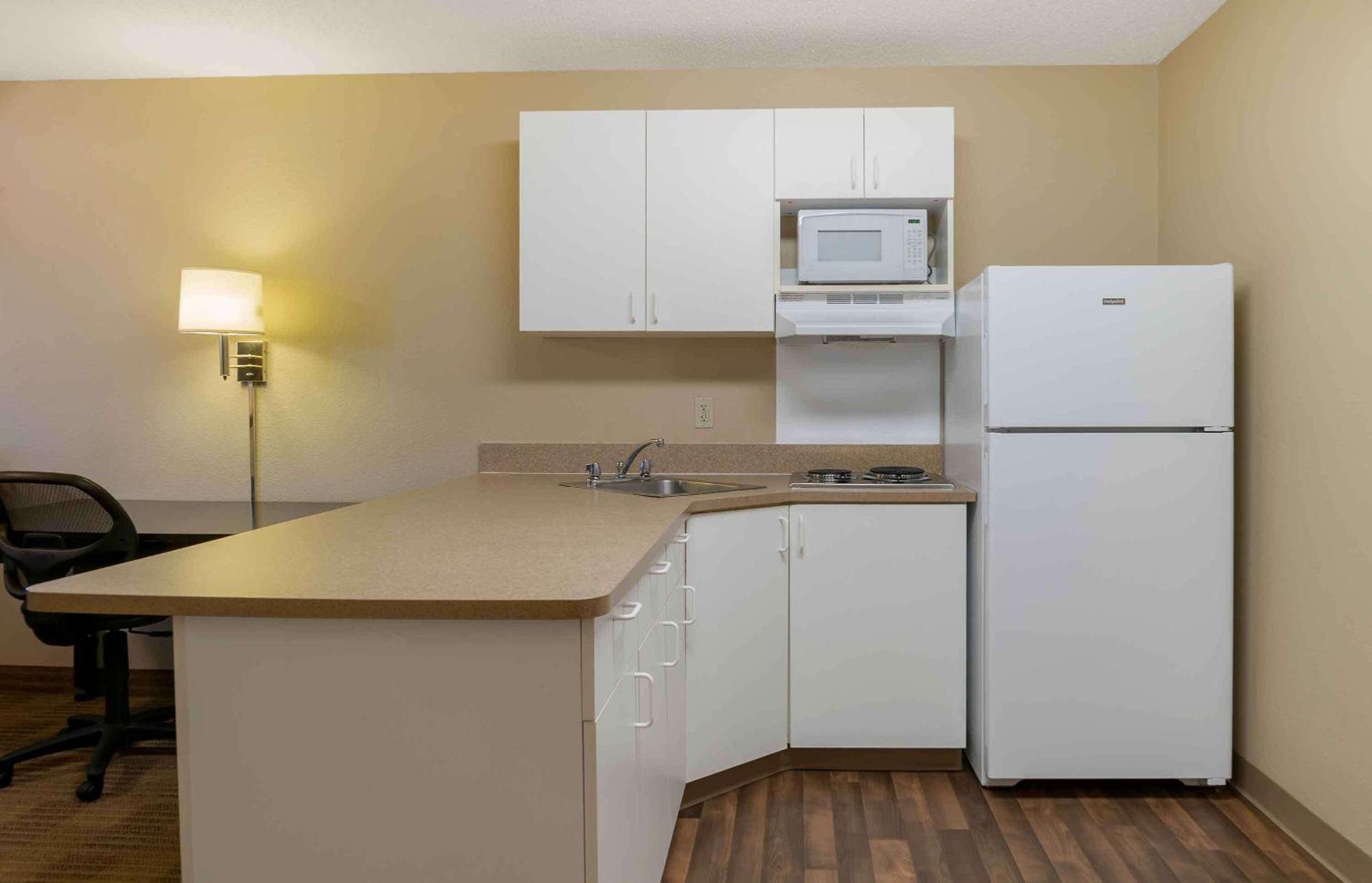Extended Stay America Suites - Detroit - Metropolitan Airport Ром'юлус Екстер'єр фото