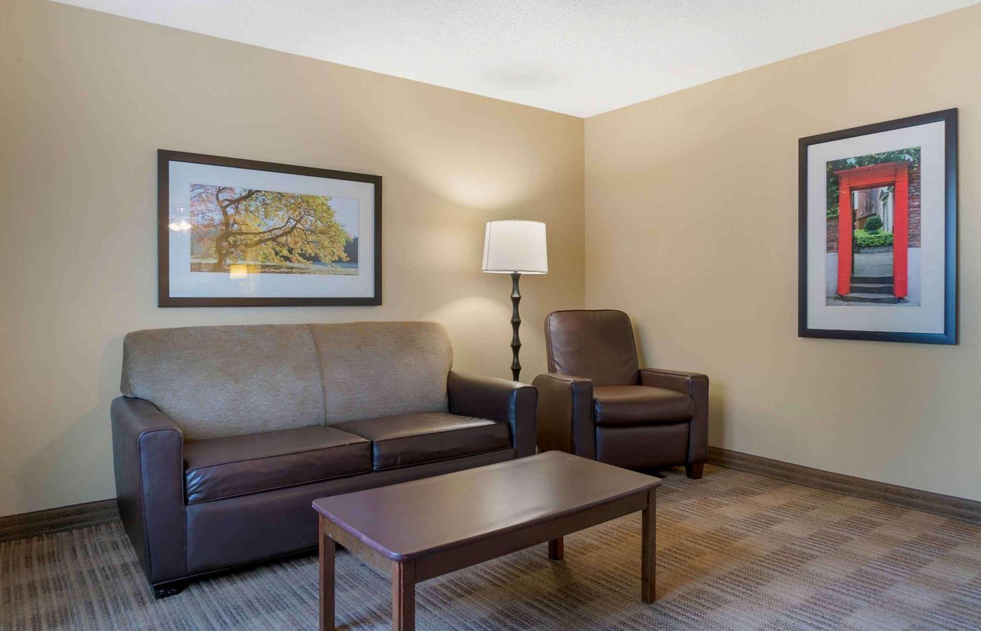 Extended Stay America Suites - Detroit - Metropolitan Airport Ром'юлус Екстер'єр фото