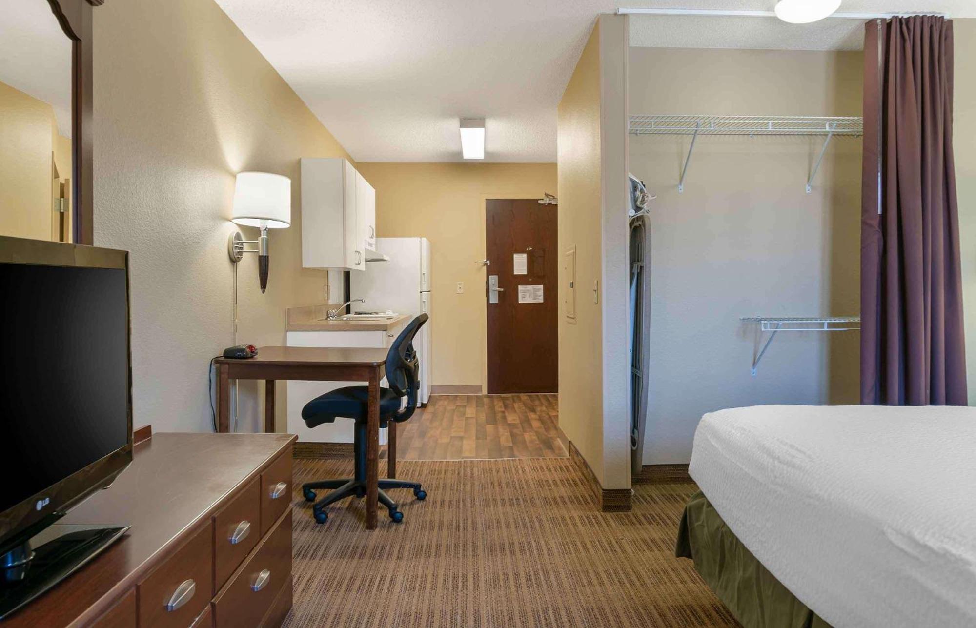 Extended Stay America Suites - Detroit - Metropolitan Airport Ром'юлус Екстер'єр фото